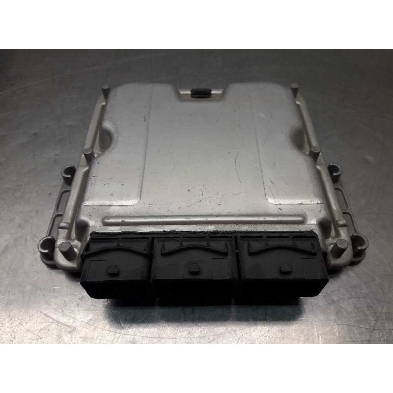 Recambio de centralita motor uce para renault trafic combi (ab 4.01) referencia OEM IAM 0281010632 365 