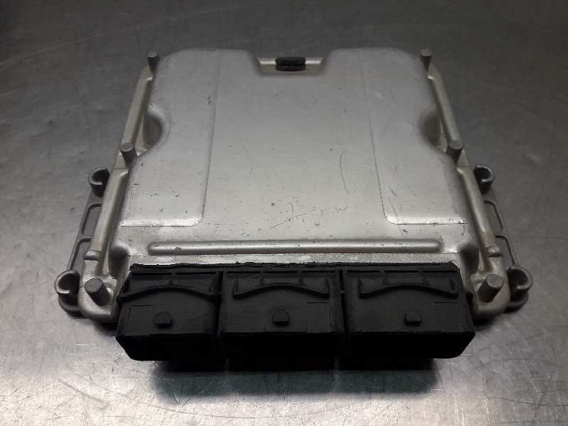 Recambio de centralita motor uce para renault trafic combi (ab 4.01) referencia OEM IAM 0281010632 365 
