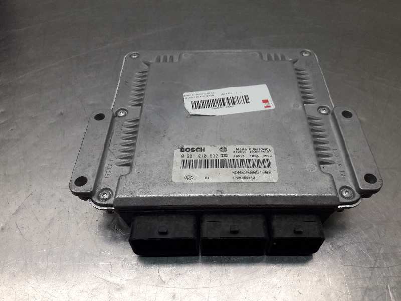 Recambio de centralita motor uce para renault trafic combi (ab 4.01) referencia OEM IAM 0281010632 365 