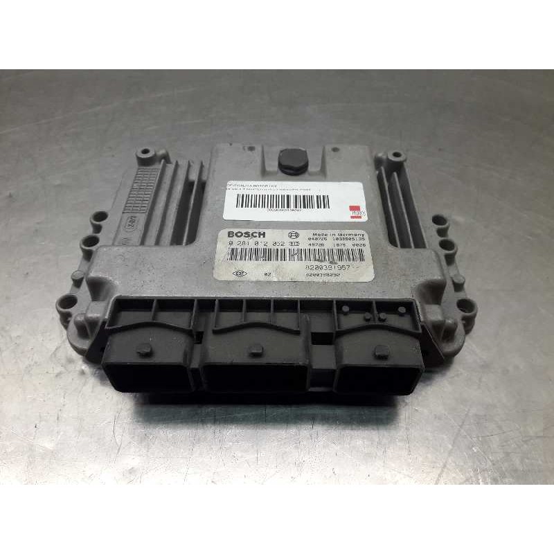 Recambio de centralita motor uce para renault master ii ph. 2 doka/pr. fgst referencia OEM IAM 0281012052 366 8200391957