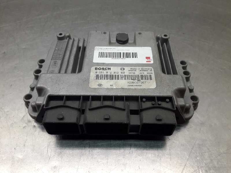 Recambio de centralita motor uce para renault master ii ph. 2 doka/pr. fgst referencia OEM IAM 0281012052 366 8200391957