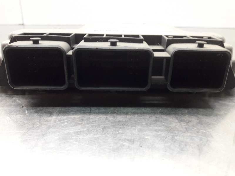 Recambio de centralita motor uce para nissan primera berlina (p12) referencia OEM IAM 0281011389 367 8200263396