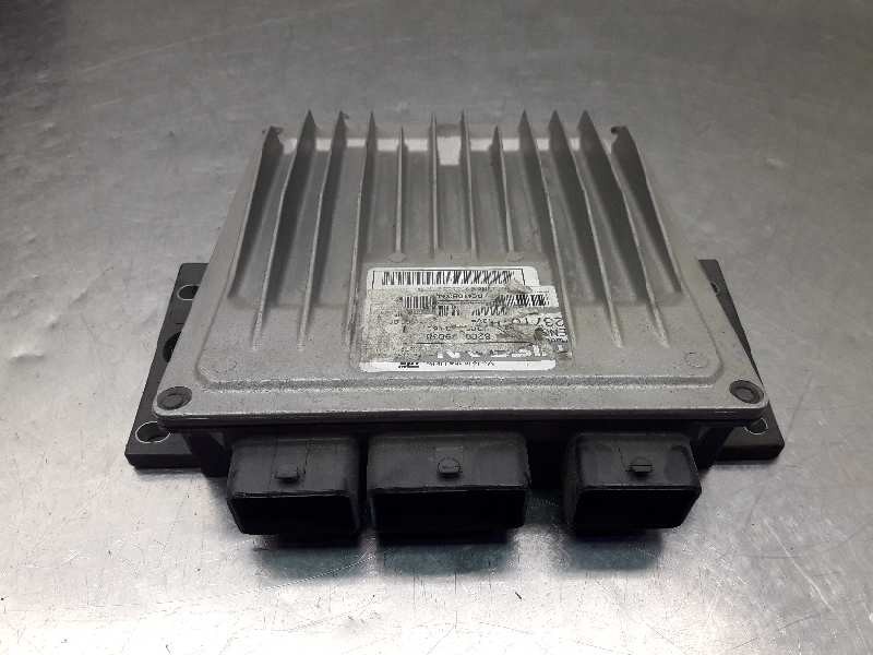 Recambio de centralita motor uce para renault clio iii referencia OEM IAM 8200399038 365 