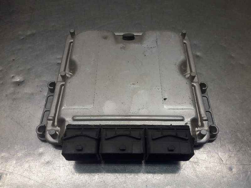 Recambio de centralita motor uce para nissan primastar (x..) referencia OEM IAM 0281010632 367 8200389543