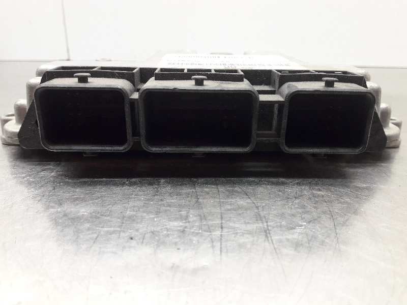 Recambio de centralita motor uce para renault megane ii classic berlina referencia OEM IAM 0281011648 366 8200391966