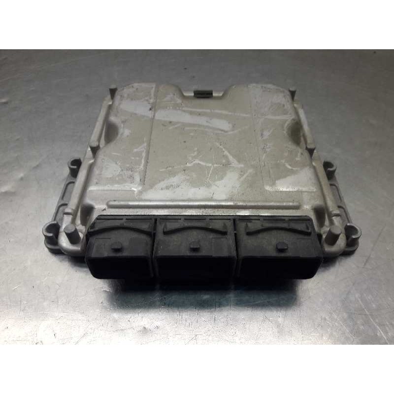Recambio de centralita motor uce para renault trafic combi (ab 4.01) referencia OEM IAM 0281010632 368 8200204836