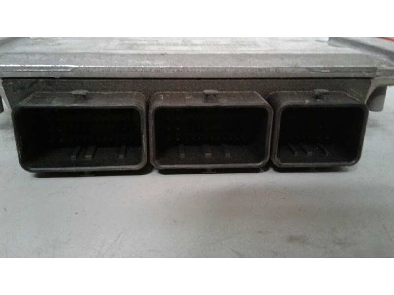 Recambio de centralita motor uce para renault trafic combi (ab 4.01) referencia OEM IAM 0281010632 376 