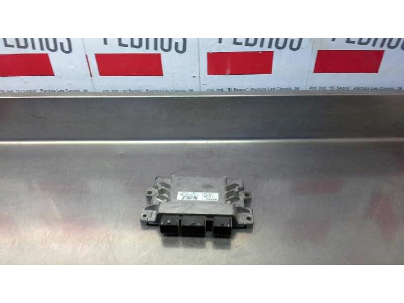 Recambio de centralita motor uce para dacia sandero ambiance music referencia OEM IAM  124 