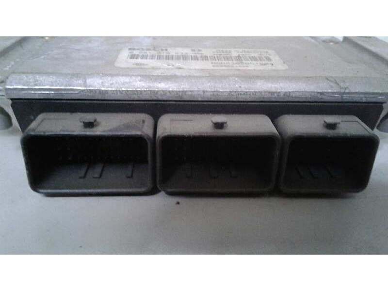 Recambio de centralita motor uce para renault trafic combi (ab 4.01) referencia OEM IAM 0281010632 375 