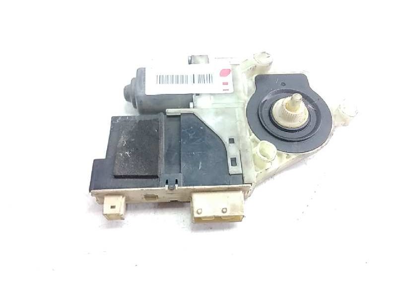 Recambio de motor elevalunas delantero derecho para citroen c4 berlina 1.6 16v hdi referencia OEM IAM 9647441380  