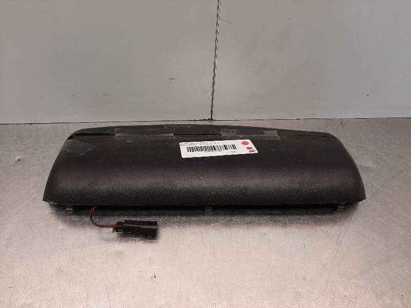 Recambio de luz central de freno para opel corsa c club referencia OEM IAM 1222763  