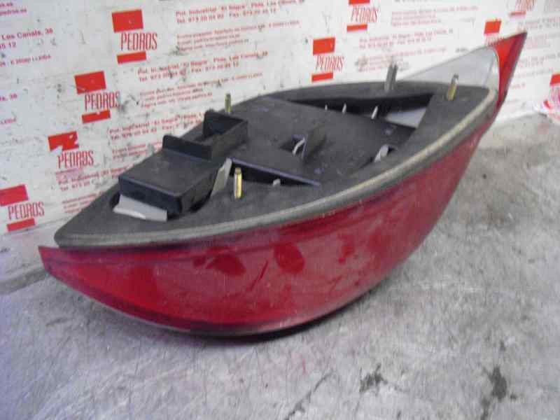 Recambio de piloto trasero derecho para ford fiesta berlina (dx) básico referencia OEM IAM 1044154  