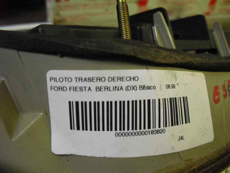 Recambio de piloto trasero derecho para ford fiesta berlina (dx) básico referencia OEM IAM 1044154  