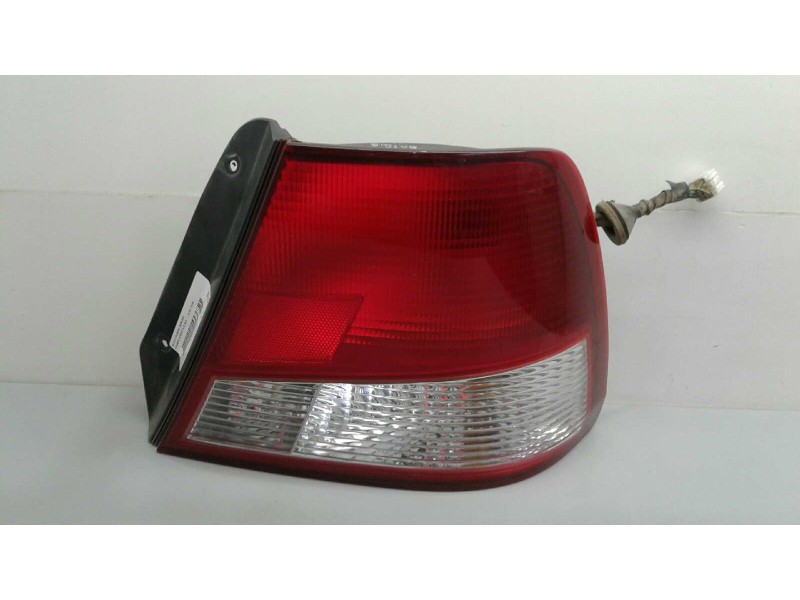 Recambio de piloto trasero derecho para hyundai accent (lc) gls referencia OEM IAM 9240225220  