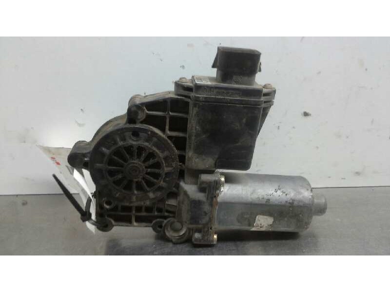 Recambio de motor elevalunas delantero derecho para opel vectra b berlina básico referencia OEM IAM 90464334  