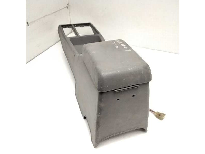 Recambio de apoyabrazos central para nissan terrano/terrano.ii (r20) 2.7 turbodiesel referencia OEM IAM   110604