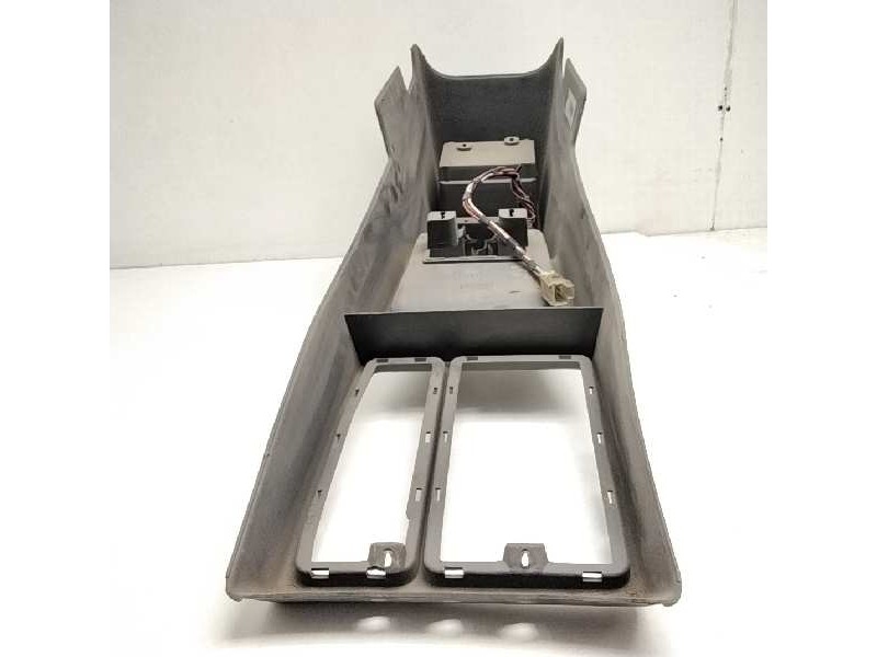 Recambio de apoyabrazos central para nissan terrano/terrano.ii (r20) 2.7 turbodiesel referencia OEM IAM   110604