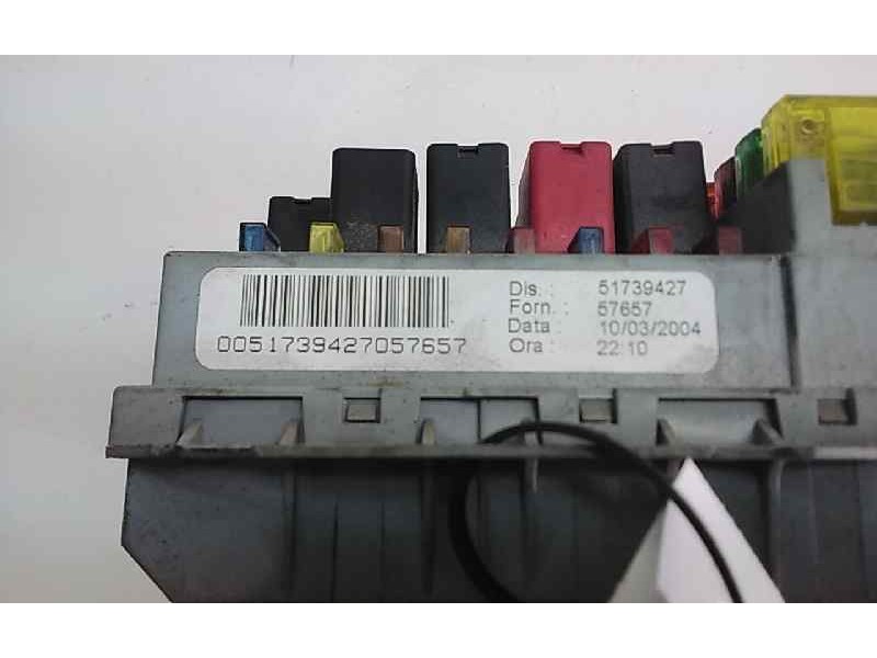 Recambio de caja fusibles para fiat idea (135) 1.9 multijet active plus referencia OEM IAM 051739427057657  
