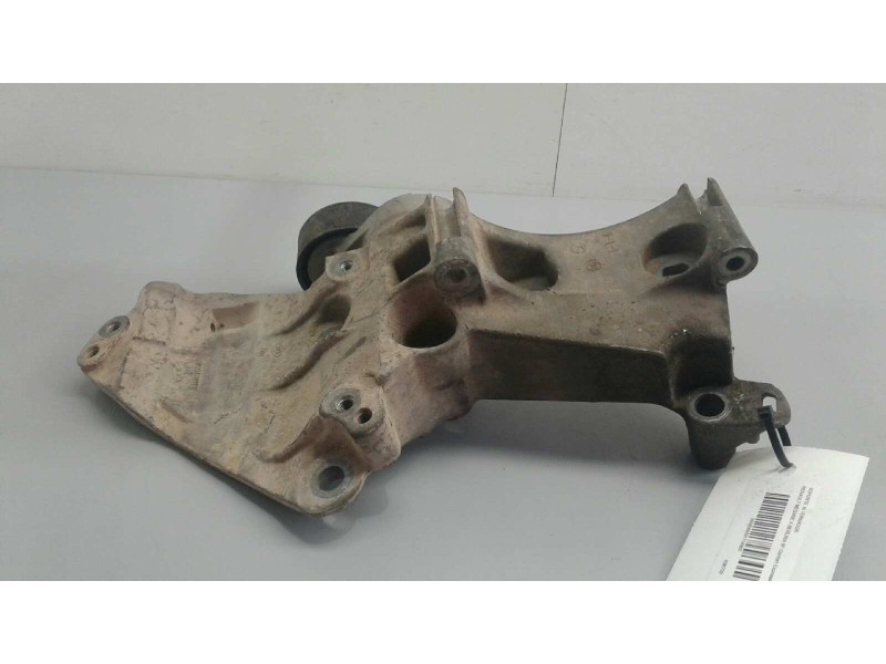 Recambio de soporte alternador para renault megane ii berlina 5p confort expression referencia OEM IAM 8200669494  