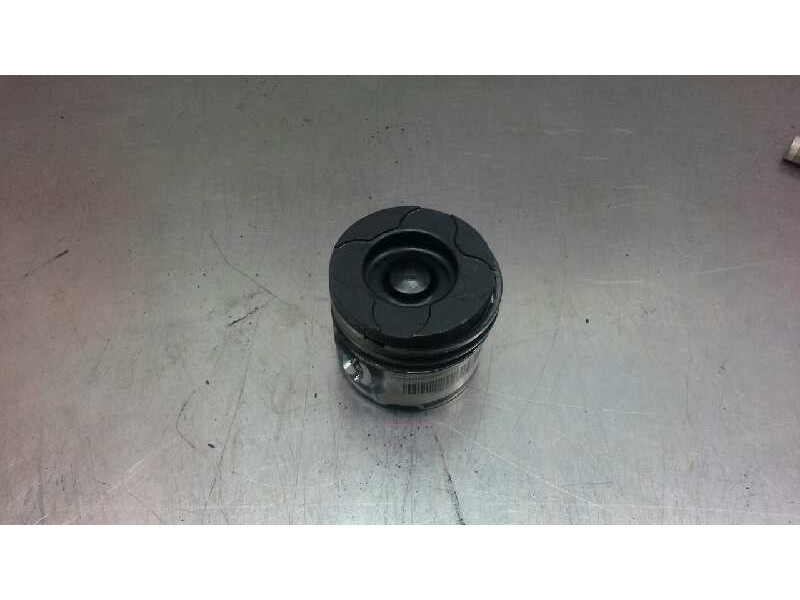 Recambio de piston para citroen xsara picasso 1.6 hdi 90 lx plus referencia OEM IAM   