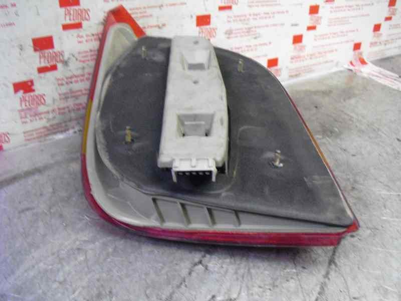 Recambio de piloto trasero derecho para ford fiesta berl./courier si referencia OEM IAM 7070864  