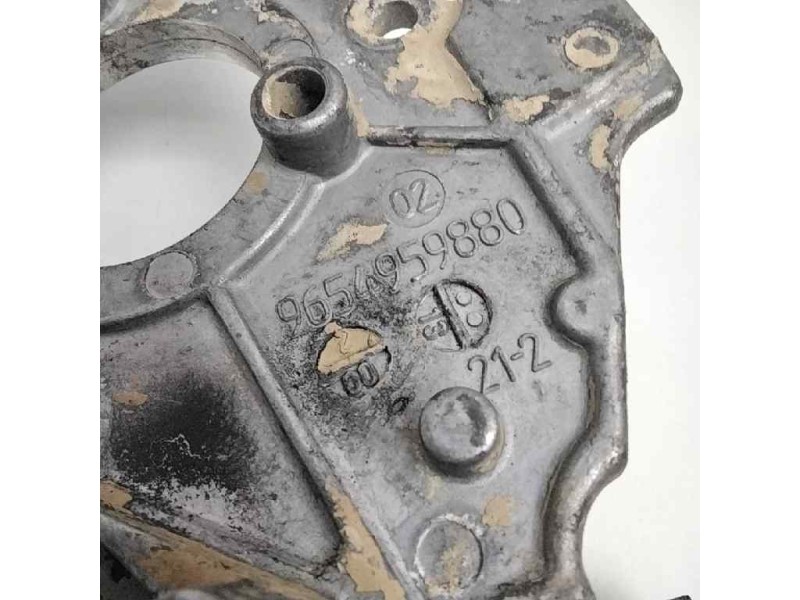 Recambio de soporte bomba inyeccion para citroen xsara picasso 1.6 hdi 90 lx plus referencia OEM IAM 9554959880  