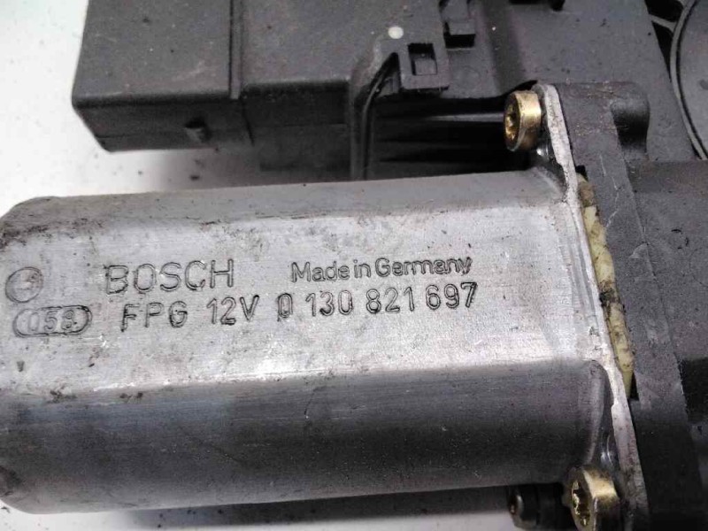 Recambio de motor elevalunas trasero izquierdo para volkswagen passat berlina (3b3) referencia OEM IAM 0130821697  