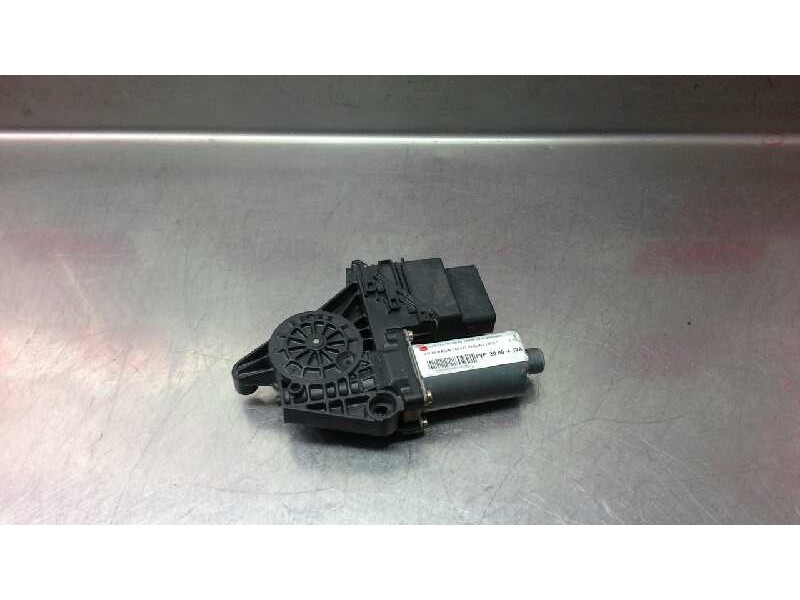 Recambio de motor elevalunas trasero izquierdo para volkswagen passat berlina (3b3) referencia OEM IAM 0130821697  