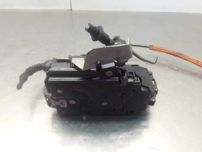 Recambio de cerradura puerta trasera izquierda para audi a4 berlina (8e) 2.0 referencia OEM IAM 8E0839015C  