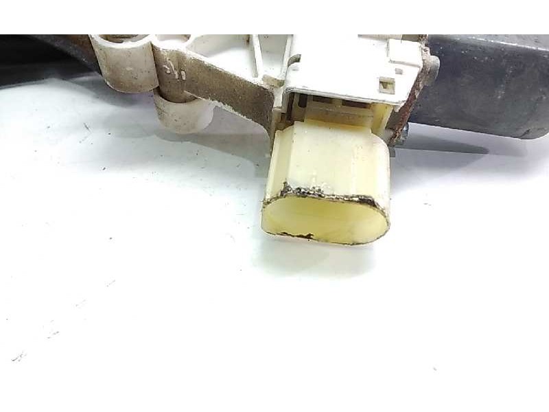 Recambio de elevalunas delantero derecho para bmw serie 1 berlina (e81/e87) 118d referencia OEM IAM 0130822227  