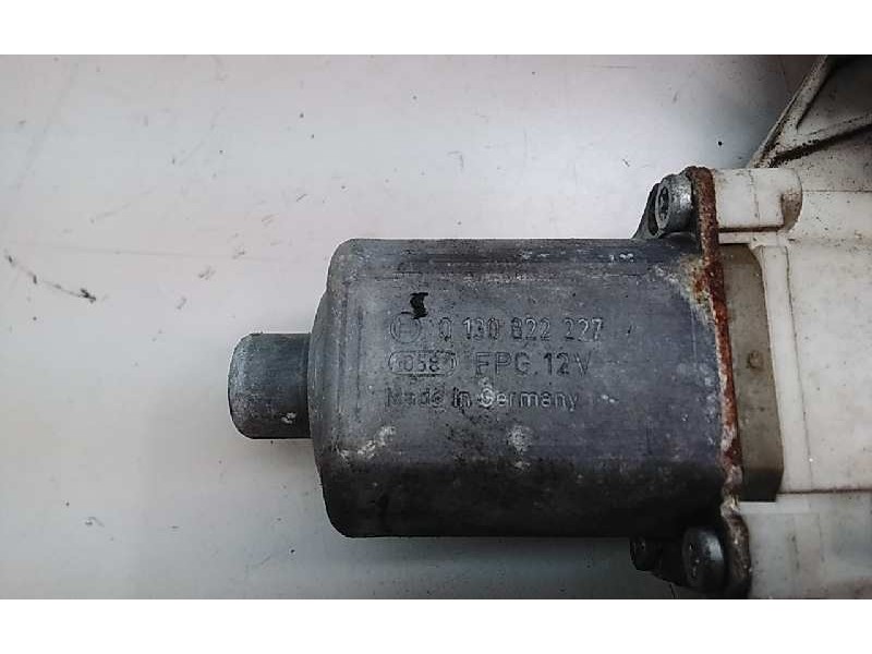 Recambio de elevalunas delantero derecho para bmw serie 1 berlina (e81/e87) 118d referencia OEM IAM 0130822227  