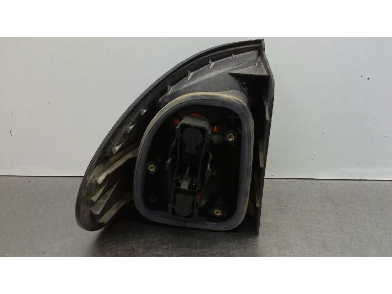 Recambio de piloto trasero derecho para renault laguna (b56) 1.8 rn (b56b) referencia OEM IAM 7701038274  