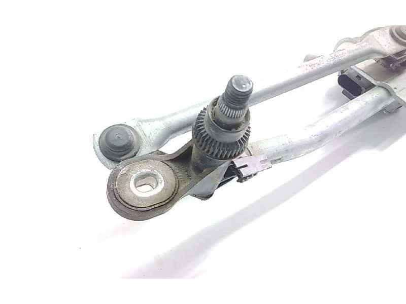 Recambio de motor limpia delantero para bmw serie 1 berlina (e81/e87) 118d referencia OEM IAM 692570601  