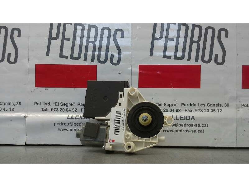 Recambio de motor elevalunas delantero derecho para audi a3 sportback (8p) referencia OEM IAM   