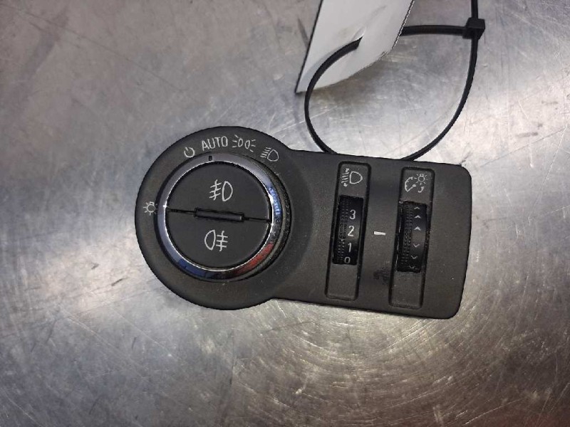 Recambio de mando luces para opel astra j lim. excellence referencia OEM IAM 13268702  