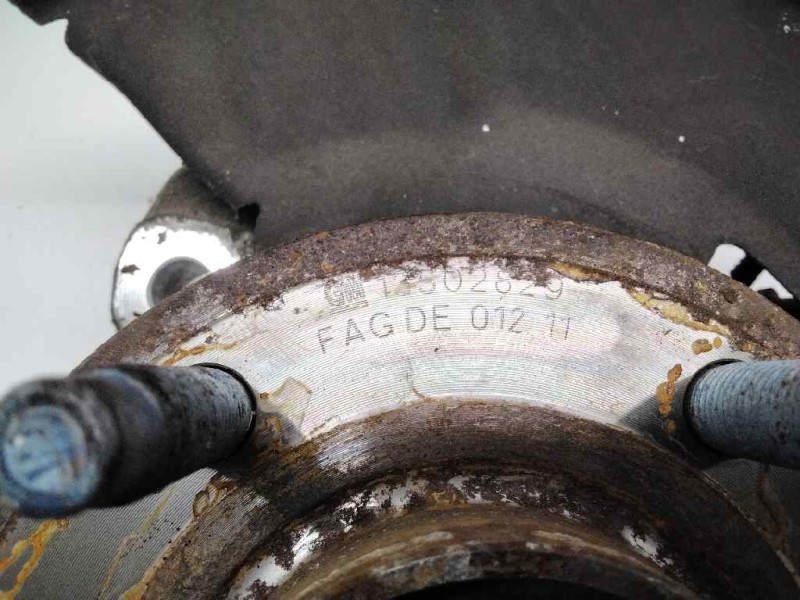 Recambio de mangueta delantera izquierda para opel astra j lim. excellence referencia OEM IAM 13502829  