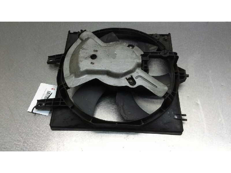 Recambio de electroventilador radiador aire acondicionado para nissan almera (n15) gx referencia OEM IAM 8240199 921202F214 