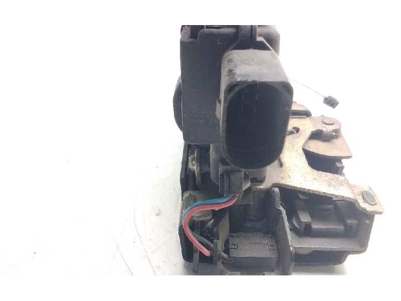 Recambio de cerradura puerta delantera izquierda para volkswagen golf iv berlina (1j1) 1.6 referencia OEM IAM C3B1837D  