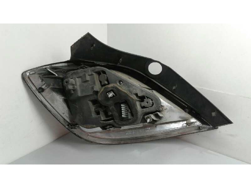 Recambio de piloto trasero derecho para opel astra h berlina cosmo referencia OEM IAM   