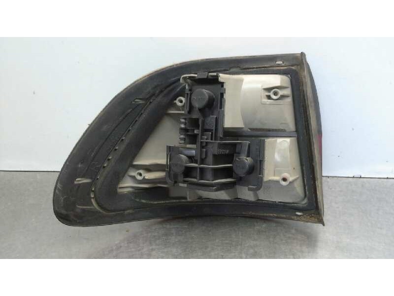 Recambio de piloto trasero derecho para opel omega b elegance berlina referencia OEM IAM   