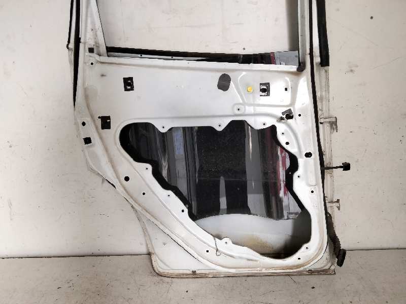 Recambio de puerta trasera izquierda para ford kuga (cbv) titanium 4x2 referencia OEM IAM   