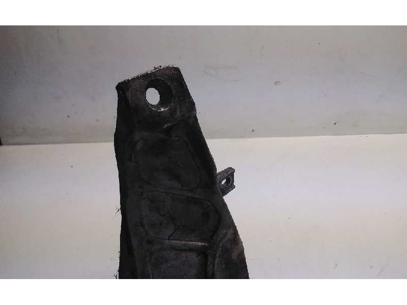 Recambio de soporte motor derecho inferior para bmw serie 1 berlina (e81/e87) 2.0 16v diesel cat referencia OEM IAM 6754185 CASC