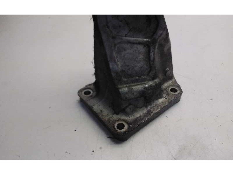 Recambio de soporte motor derecho inferior para bmw serie 1 berlina (e81/e87) 2.0 16v diesel cat referencia OEM IAM 6754185 CASC