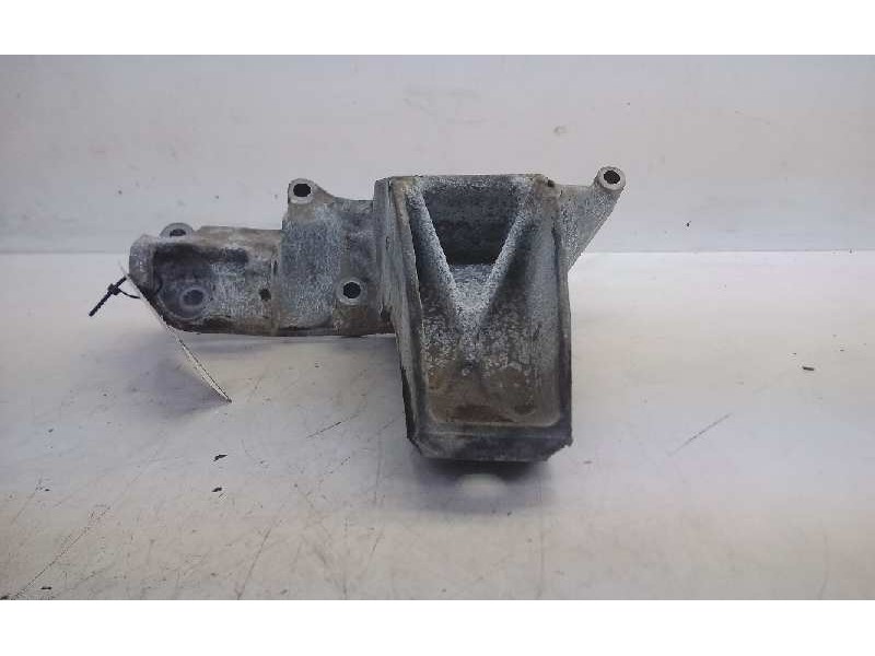 Recambio de soporte motor izquierdo inferior para bmw serie 1 berlina (e81/e87) 2.0 16v diesel cat referencia OEM IAM 6753225 CA
