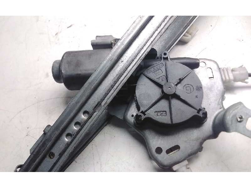 Recambio de elevalunas delantero derecho para citroen xsara berlina 1.4 hdi satisfaction referencia OEM IAM 400679T3  