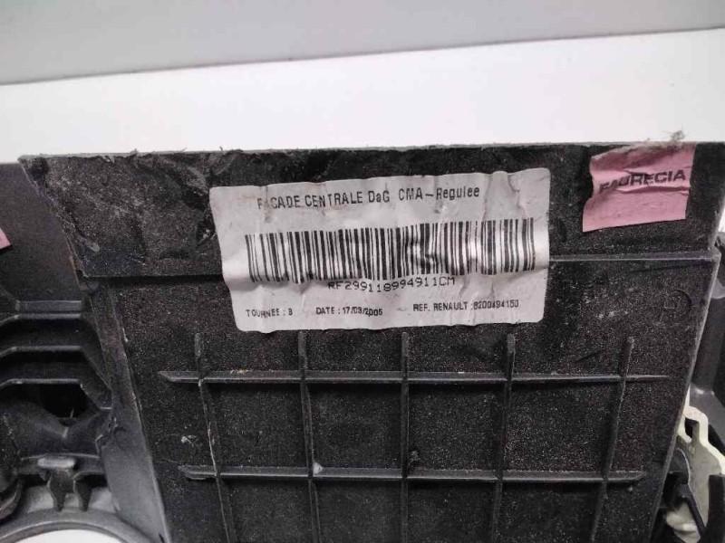 Recambio de consola central para renault scenic ii 1.9 dci diesel referencia OEM IAM 8200494150  