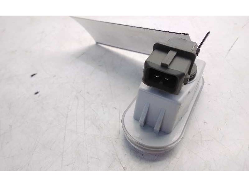 Recambio de piloto lateral derecho para man tg-a 32.xxx referencia OEM IAM 81252036015  