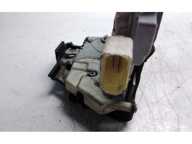 Recambio de cerradura puerta trasera derecha para audi a6 allroad quattro (4fh) 2.7 tdi quattro referencia OEM IAM 4F0839016  