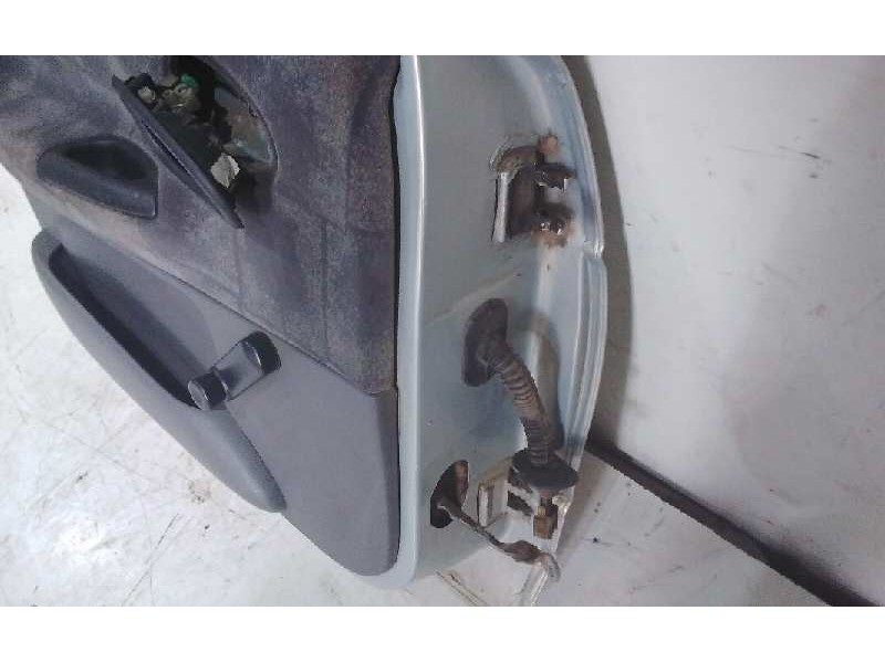 Recambio de puerta trasera izquierda para renault megane i classic (la0) 1.9 dti alize referencia OEM IAM 7751471875  