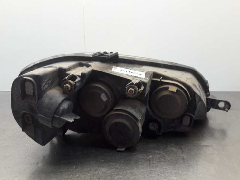 Recambio de faro izquierdo para fiat punto berlina (188) 1.3 16v multijet feel referencia OEM IAM 0046849385  